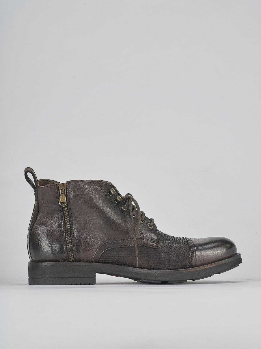 Hombre Barca | Botas Militares De Cuero Marron Oscuro.