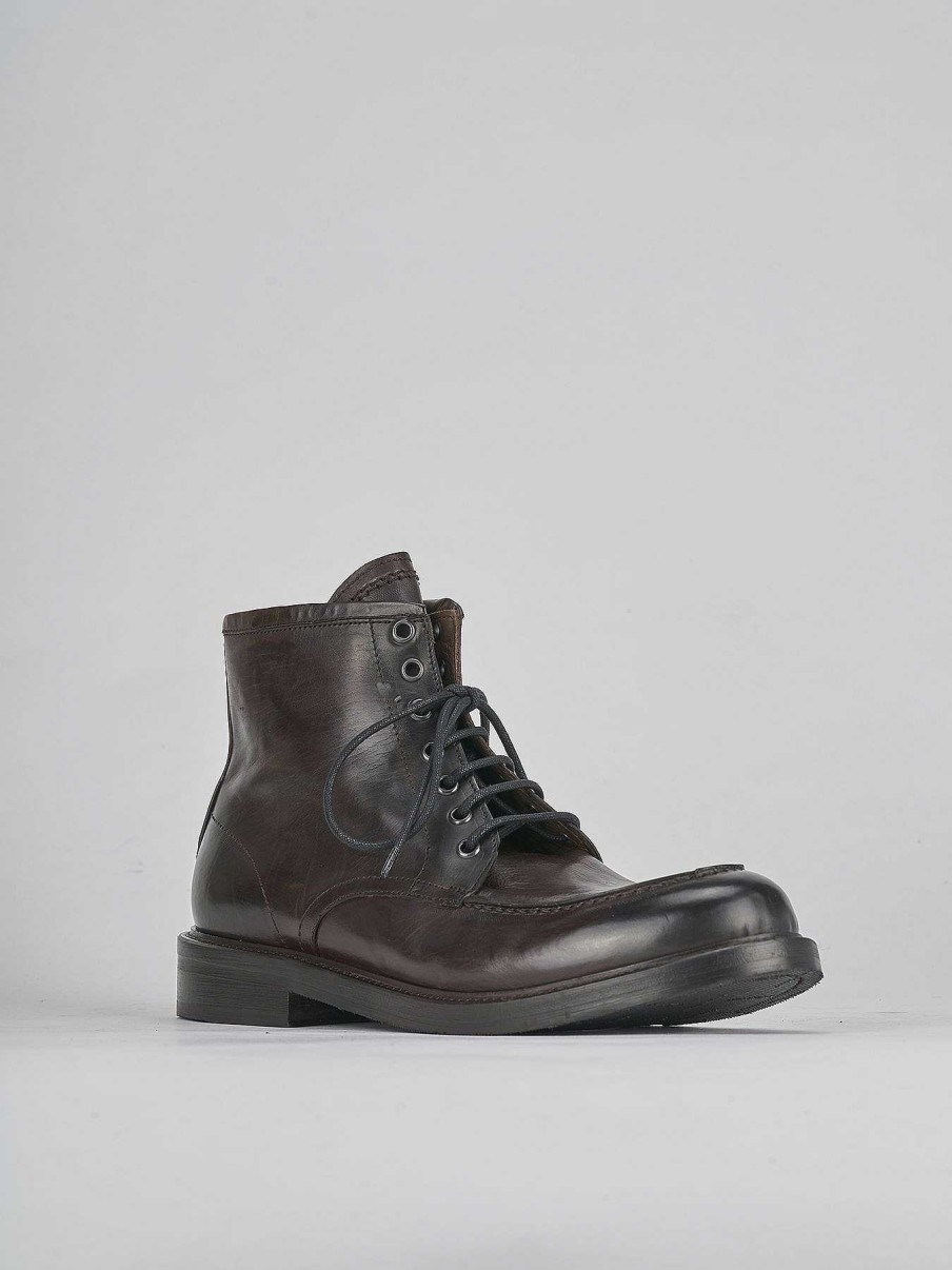 Hombre Barca | Botas Militares De Cuero Marron Oscuro.