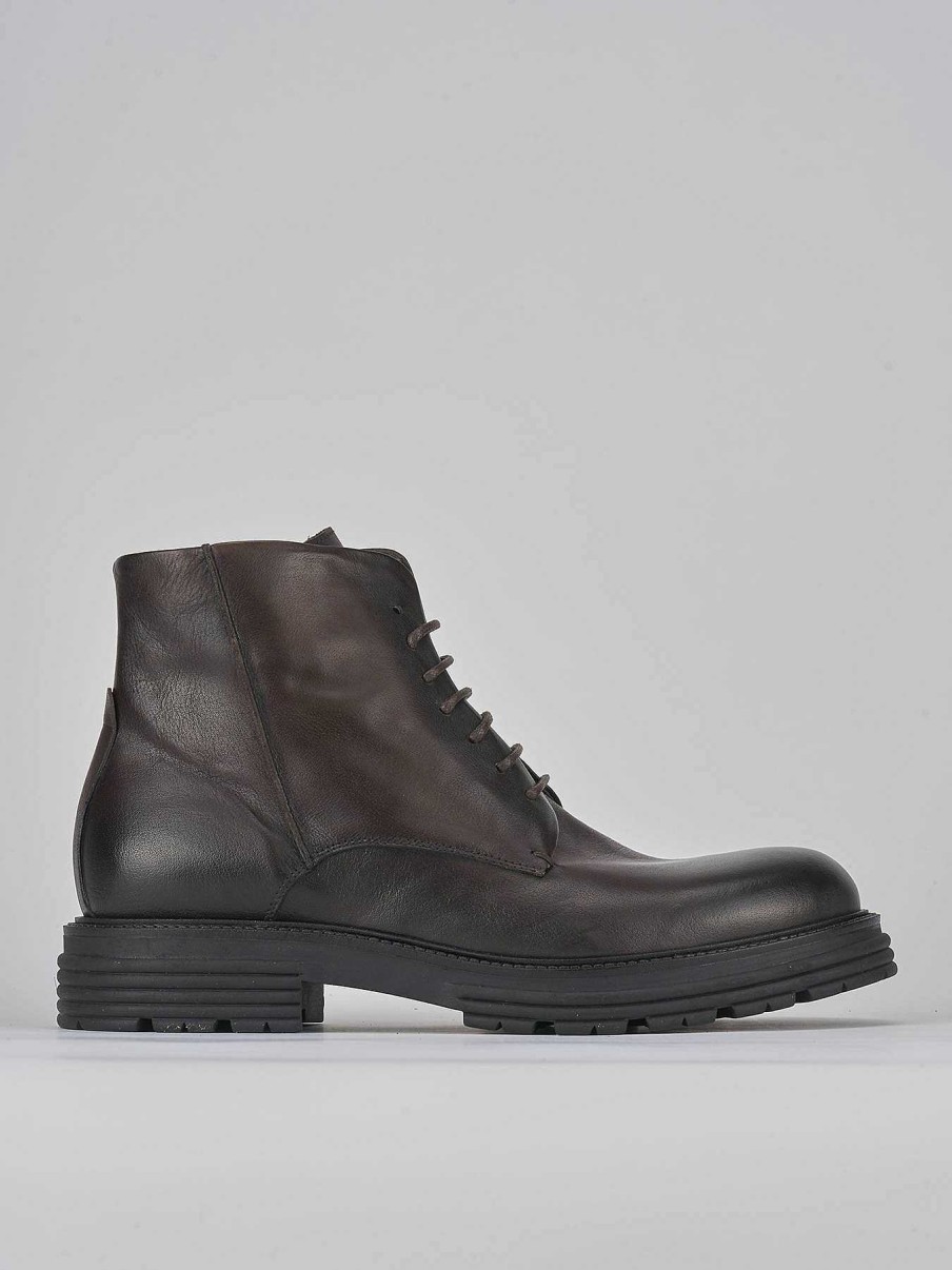 Hombre Barca | Botas Militares De Cuero Marron Oscuro.